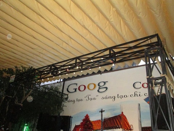 Kiểu dáng mẫu mã bạt mái xếp di động đa dạng thích hợp lắp đặt ở hôi trường khu nghỉ dưỡng, trường học...