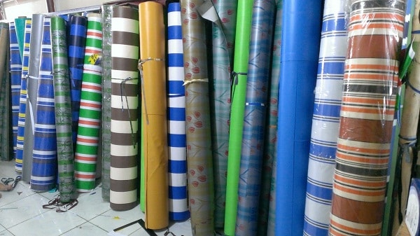 Chất liệu làm bạt mái hiên di động PVC, PE cao cấp có khả năng chống nắng và chống bám bụi