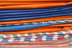 Chất liệu vải bạt che nắng mưa, bạt che nắng ban công như thế nào tốt?