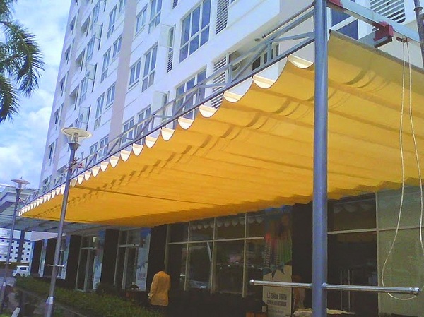 co-nen-lap-bat-che-nang-ban-cong-khong-2