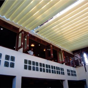 Bạt mái xếp di động làm tăng cường tính thẩm mỹ cho ban công, mái hiên nhà bạn