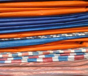 Chất liệu vải bạt che nắng mưa, bạt che nắng ban công như thế nào tốt?